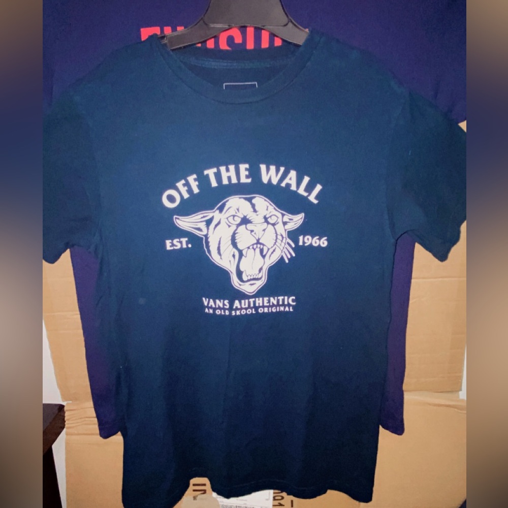Vans dark blue tshirt size M